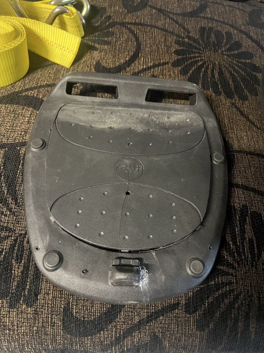 Куфар за мотор гиви Givi куфар