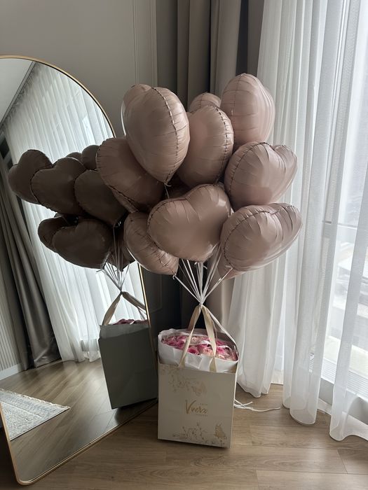 Цветы 41шт роза с шариками 15 шт