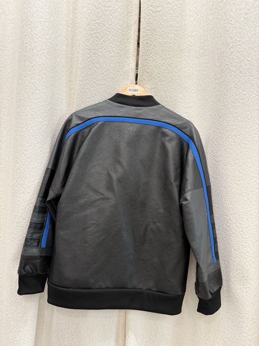 Продаю б/у юнисекс бомберы Adidаs