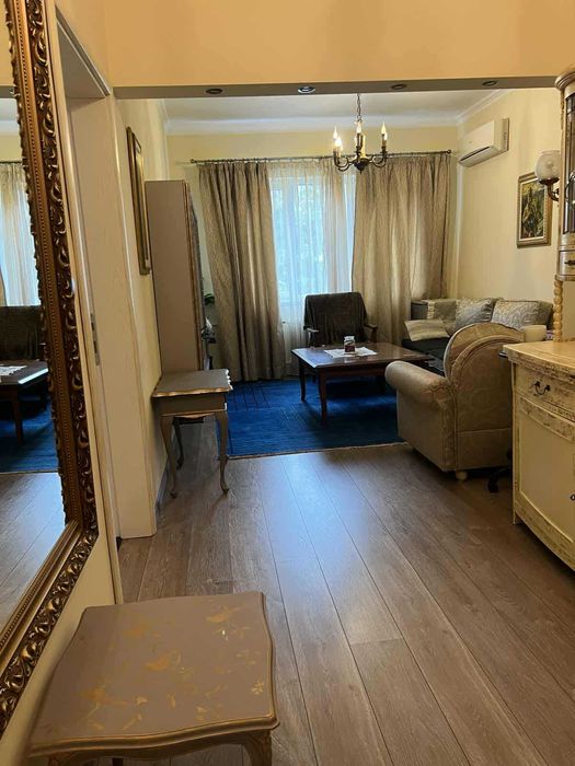 Дава се под наем Тристаен апартамент в София, Център - 130 кв.м за 1300 € - Снимка #7