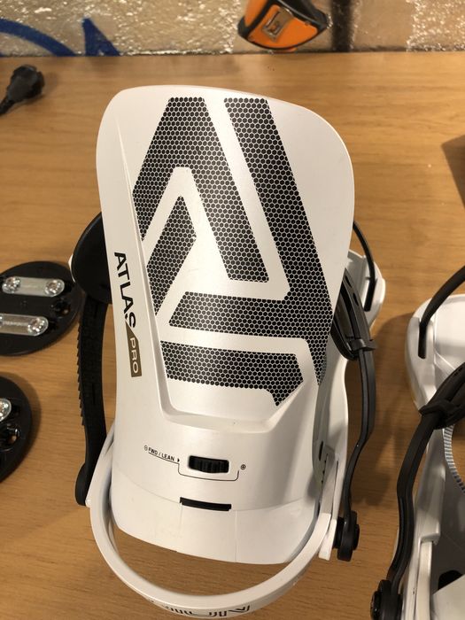 Сноуборд апарати Union Atlas Pro L