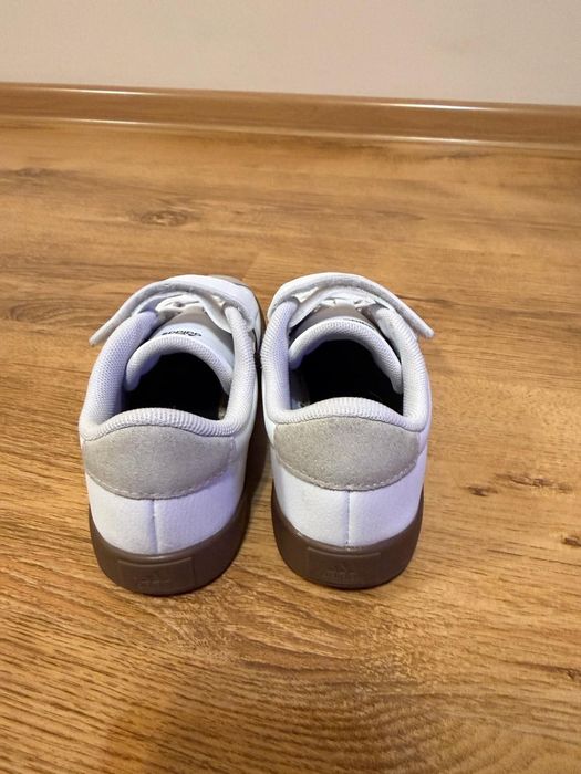 Маратонки adidas