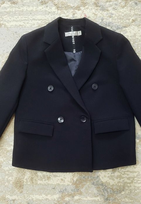 Продам школьный костюм