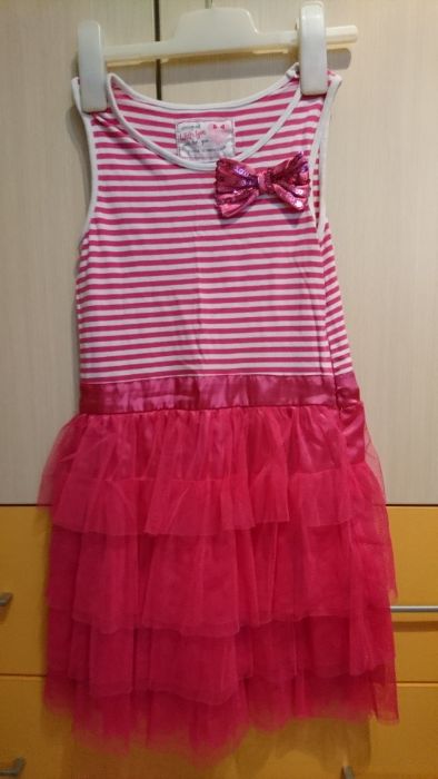 Детски рокли 122,128,134,140