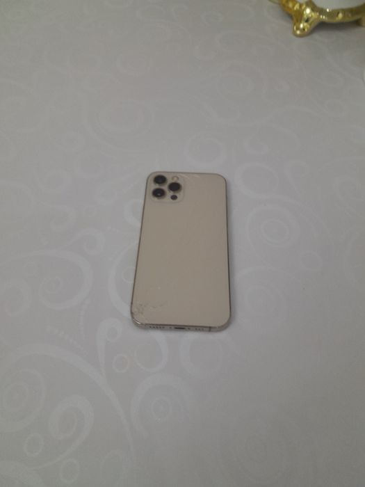 Айфон 12 про в хорошем состоянии