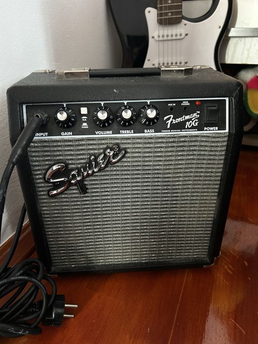 Chitara  Electrica Squier + Amplificator 10G
