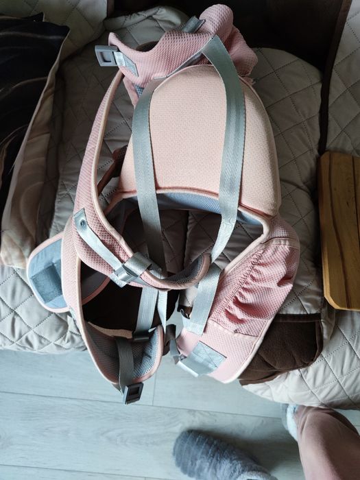 Marsupiu bebe frontal cu scaunel