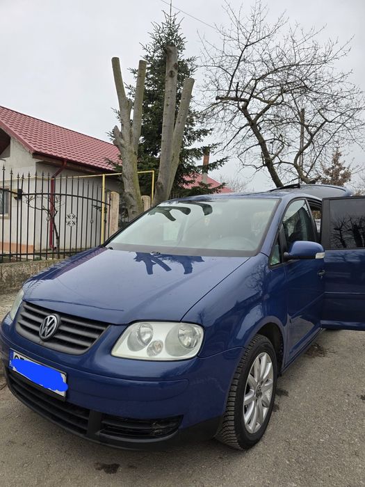 VOLKSWAGEN Touran