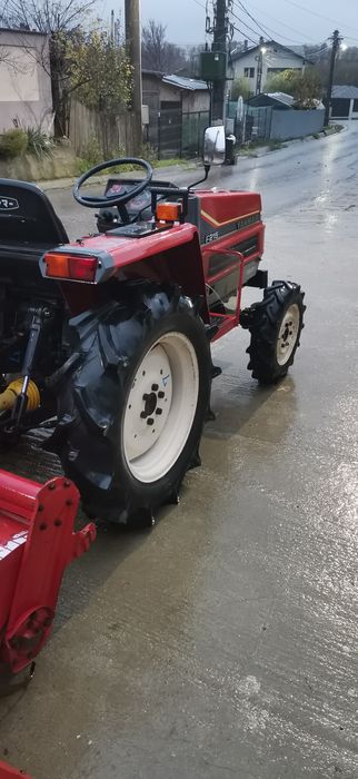 Tractor japonez yanmar f215