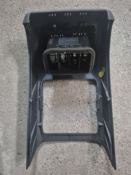 Grila ventilatie spate Volkswagen Golf 5