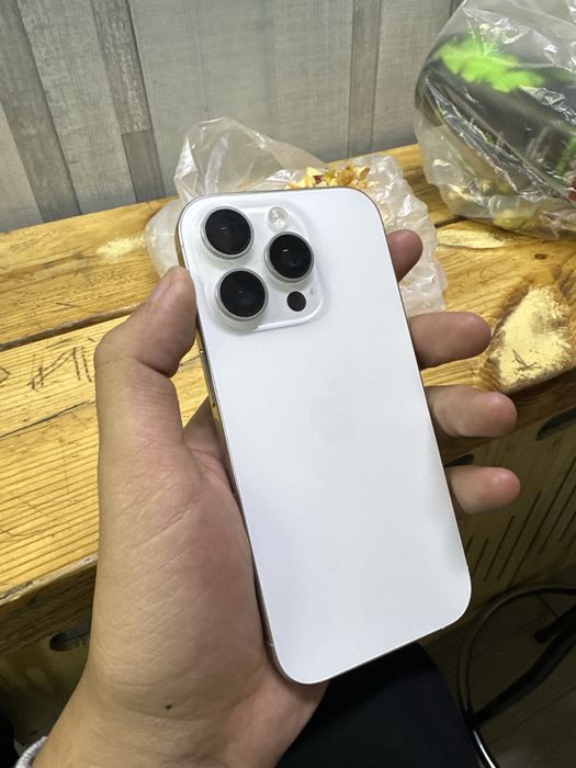 Iphone 16 pro White