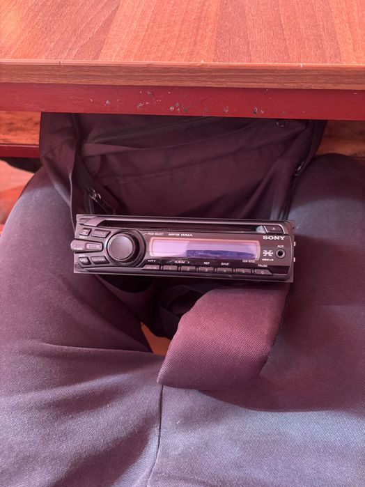 Radio CD auto Sony CDX-GT25 MP3 / AUX – stare bună