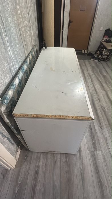 Продам большой морозильник