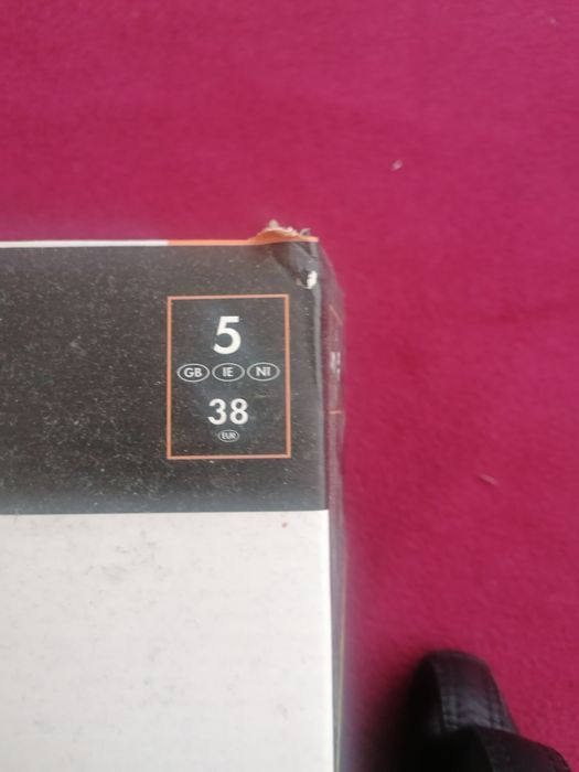 Нови Дамски кецове Англия