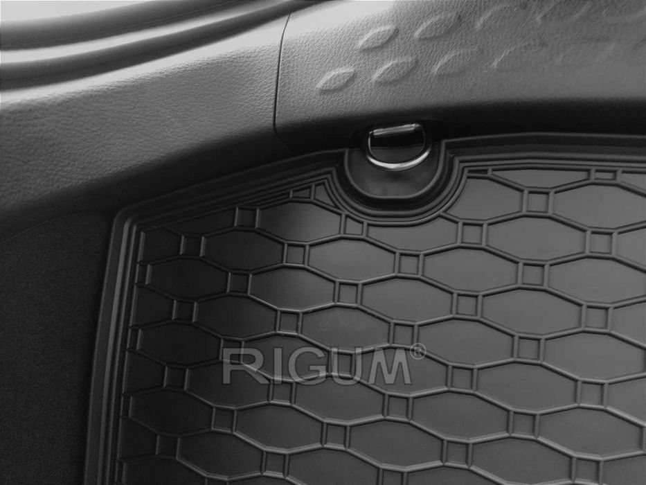 Гумени стелки или багажник TOYOTA C-HR от 2016 до 2023 г.