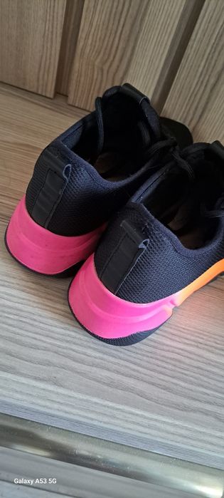 Adidasi dama nr 36 pret 130 lei