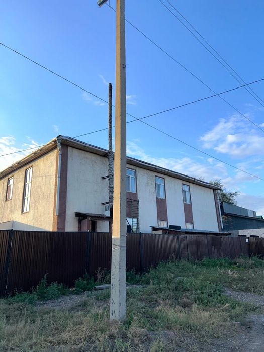 Продам дом 14 комнат.(общежитие)