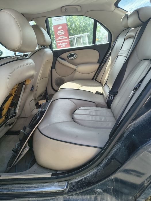 Vând ROVER 75  nu se dezmembrează se vinde complet