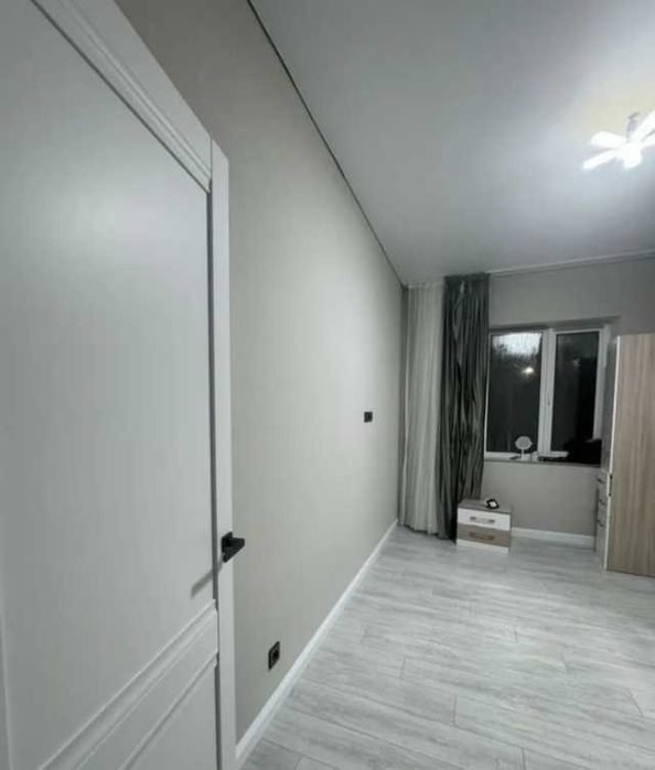 Профессиональная поклейка обоев. Стыков не будет!