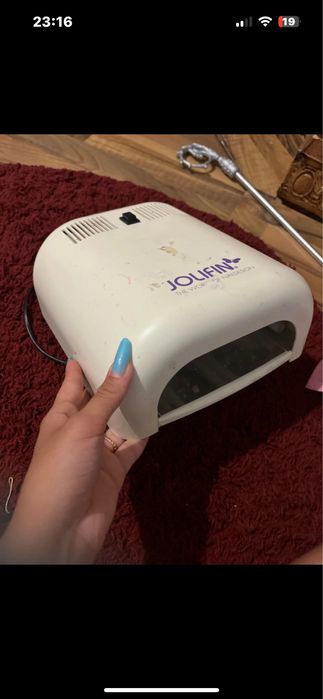 Lampa de unghii folosita