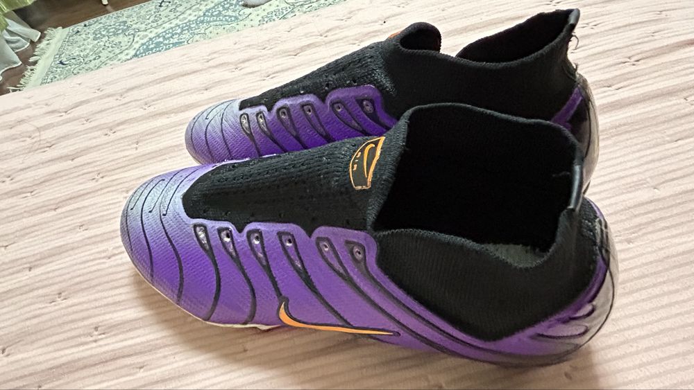 Продам бутсы air zoom