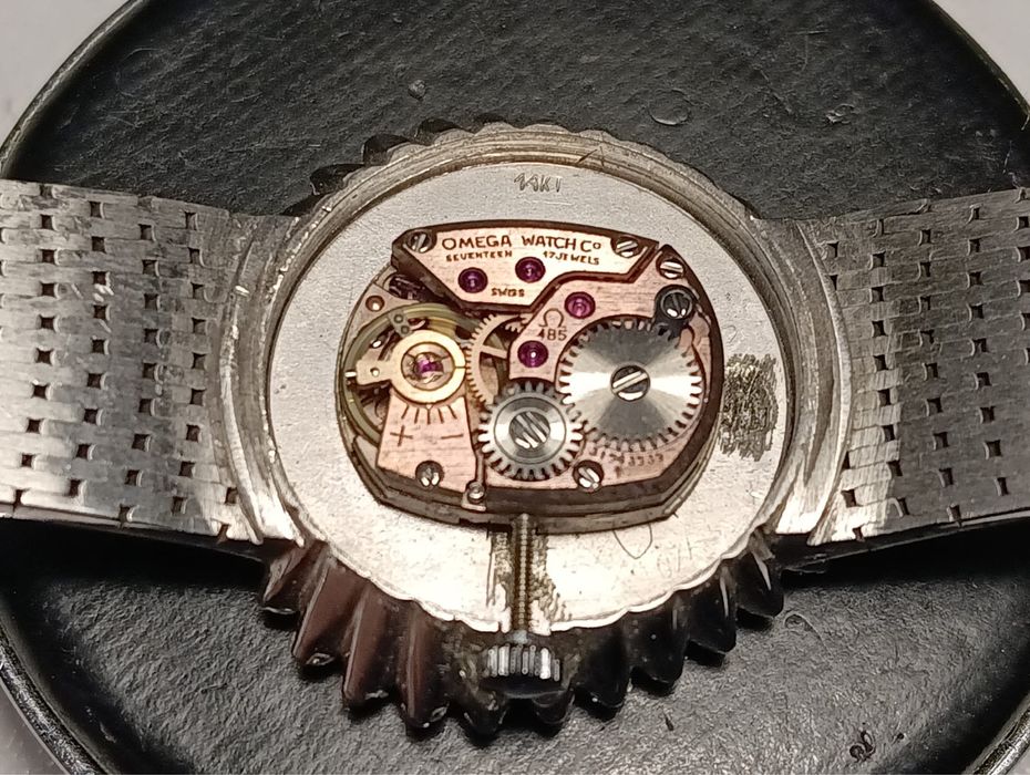 Ceas Omega cu pietre prețioase Aur 14K Amanet BKG