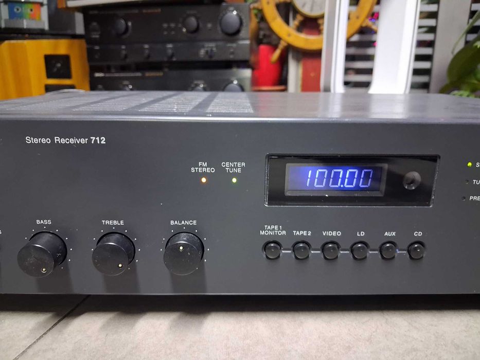 Nad 712 stereo receiver