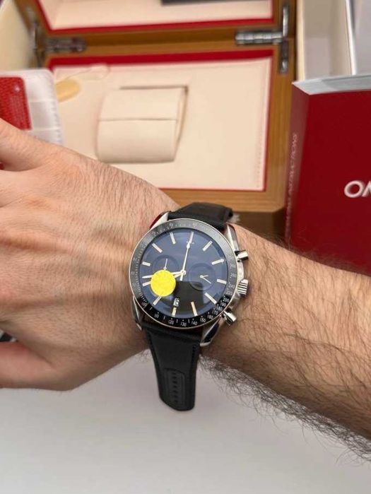 omega speedmaster двуцветен