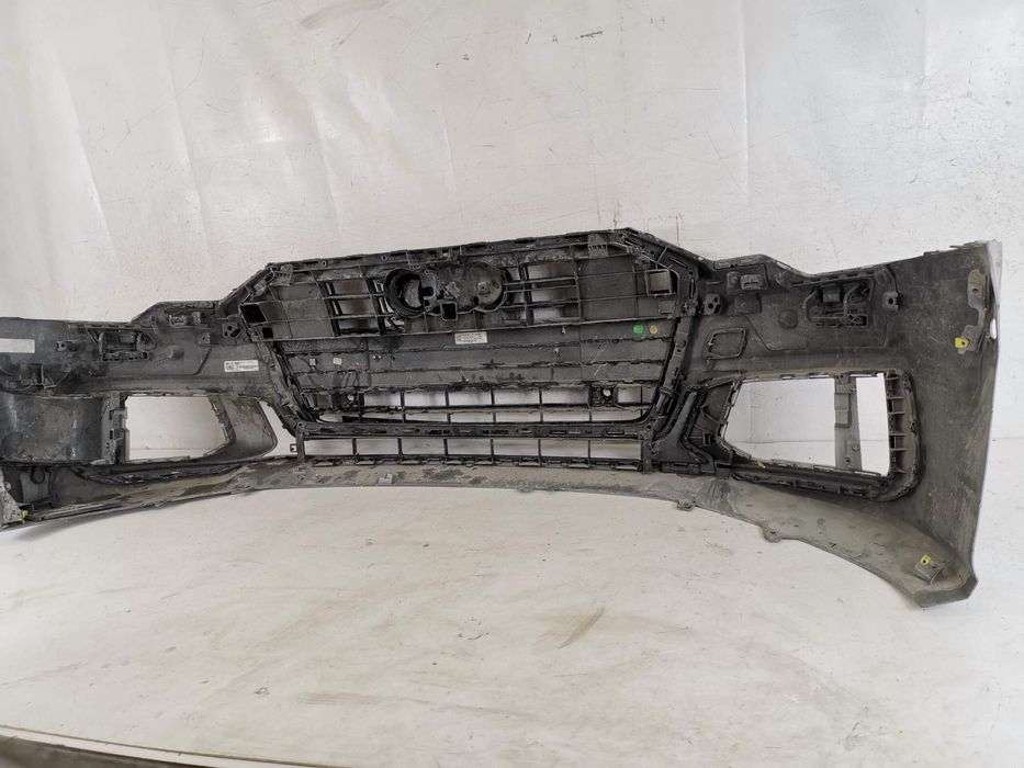 Ауди А6 Ц8 / Audi A6 C8 [ - ] Оригинална повредена предна броня с ради