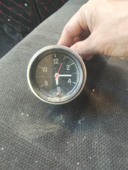 Продам часы ваз 2106