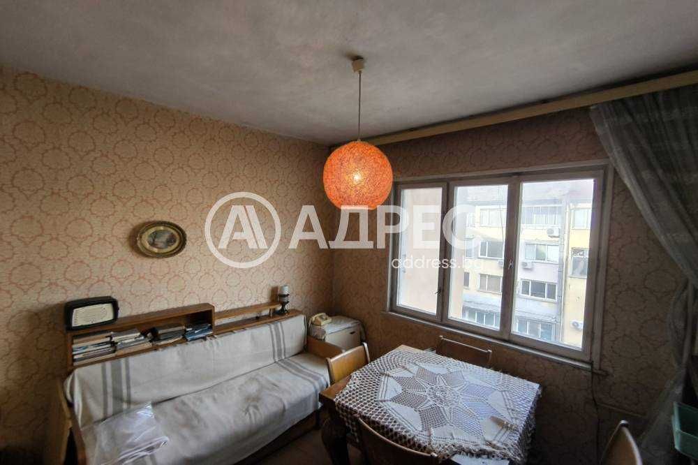 Тристаен апартамент в центъра на гр. Разград!