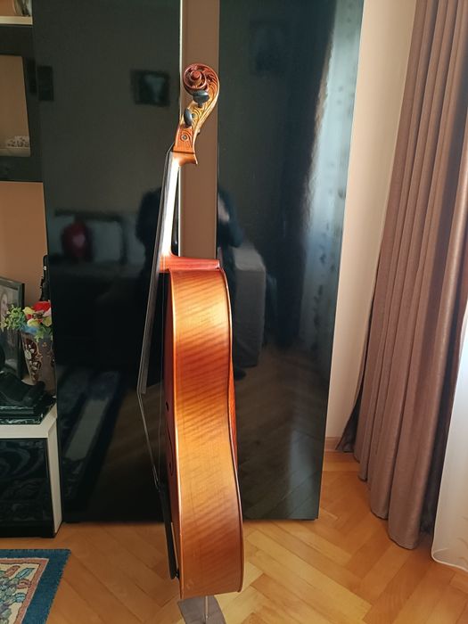 Vând   violoncel