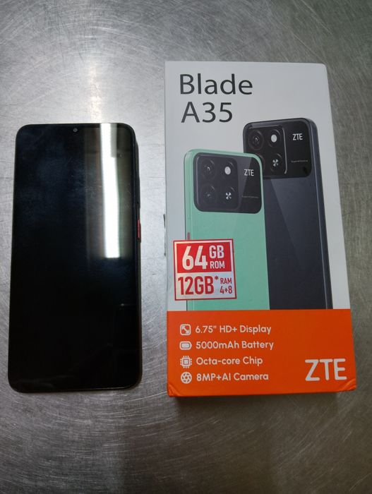 Бюджетный универсальный телефон BLADE A35