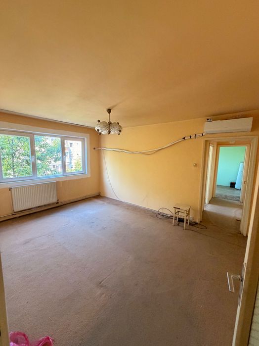 Proprietar vand apartament