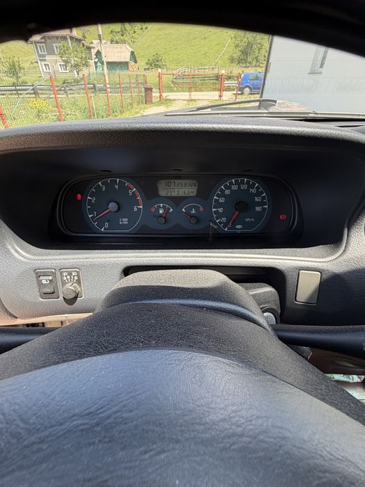 Nissan Terrano 2   2.7 Diesel