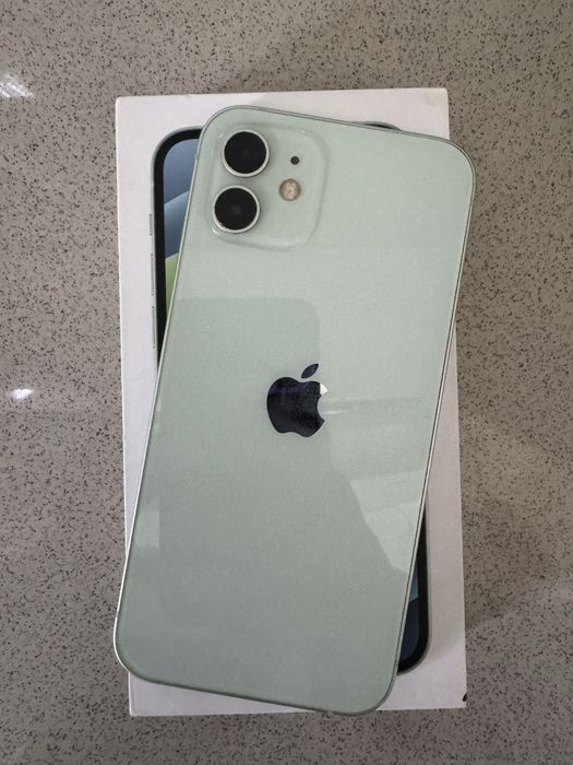 Продам айфон 12 срочно без торга