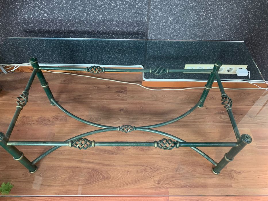 Маса стъкло и ковано желязо