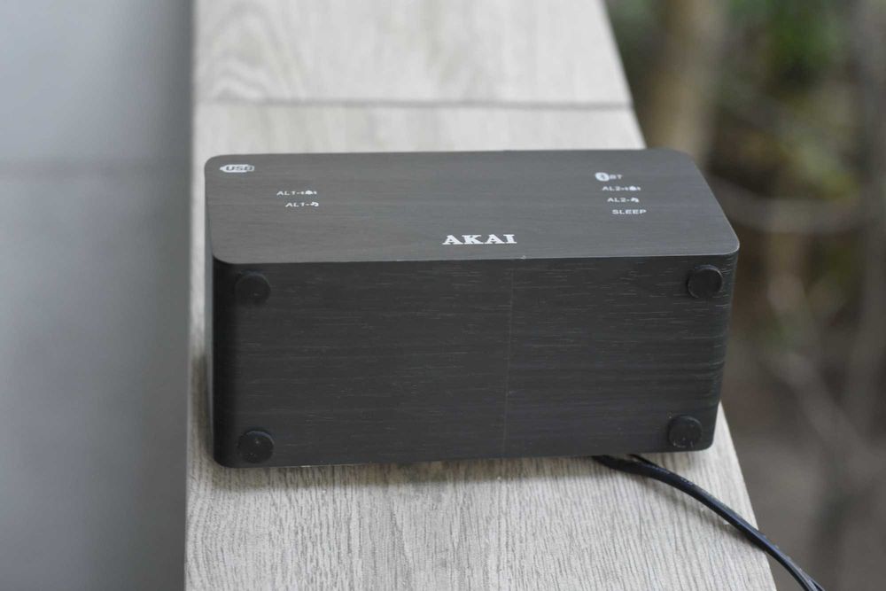 Radio Akai cu bluetooth