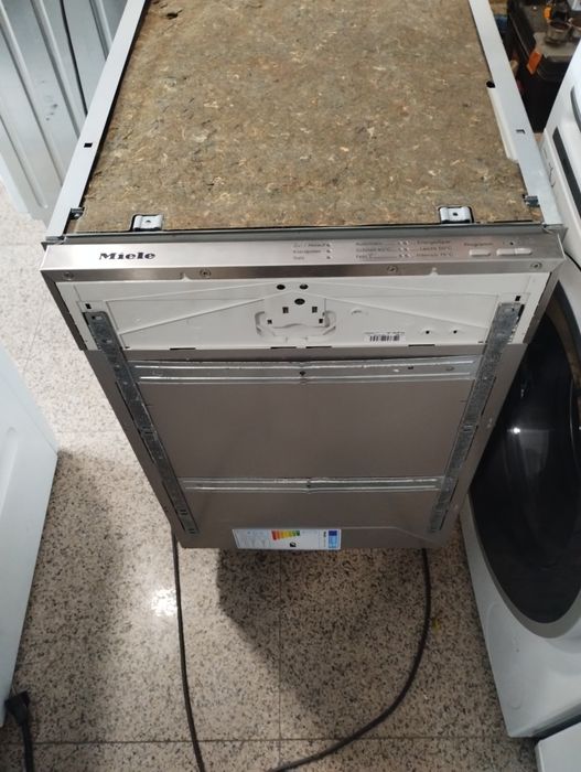 Съдомиялна MIELE 45 см Пълно Вграждане