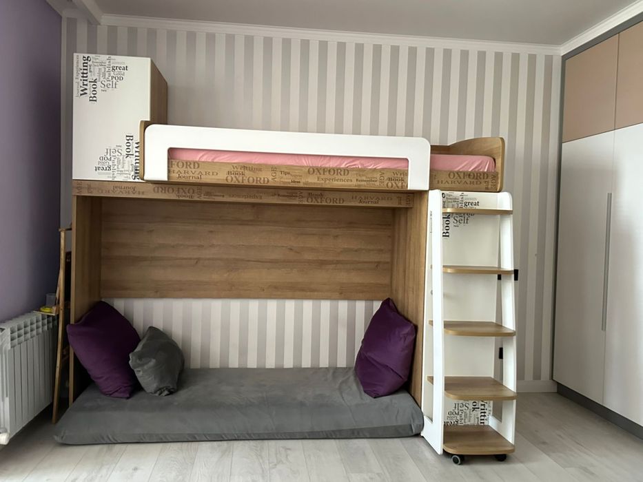 Кровать двухъярусная