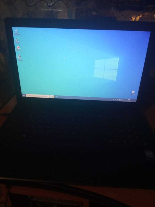 Продам рабочий  ноутбук