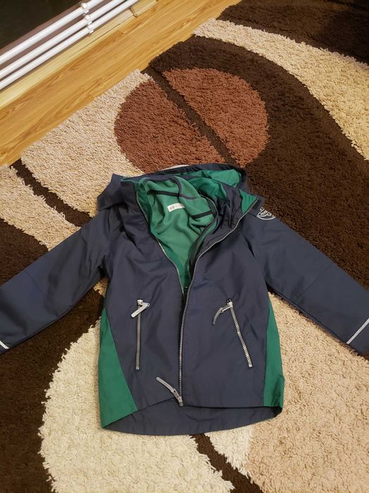 Jeaca H M marimea 128 in stare foarte buna