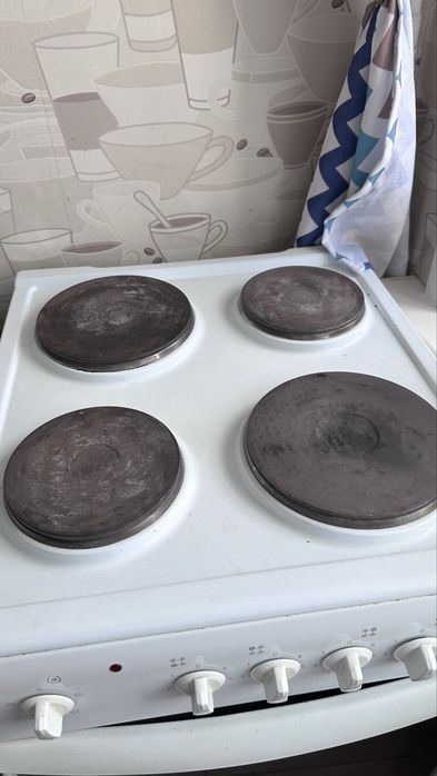 Продам электрическую плиту Дарина Classic