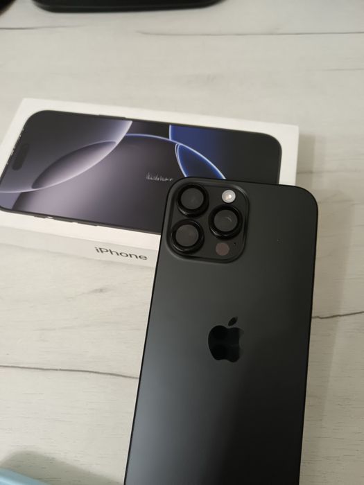 Продам Айфон 16про макс