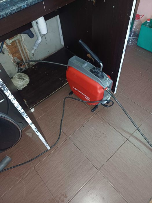 Отпушване на тоалетни