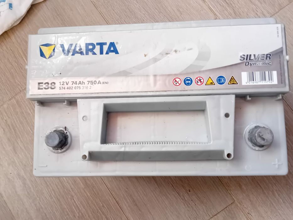 Vand acumulator auto Varta de 74 ah