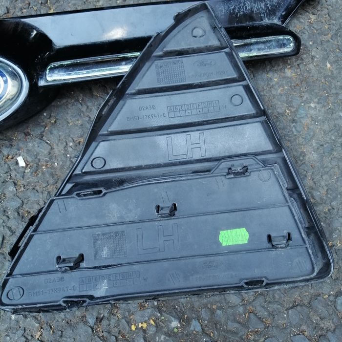 Grilă bară față Ford Focus MK3