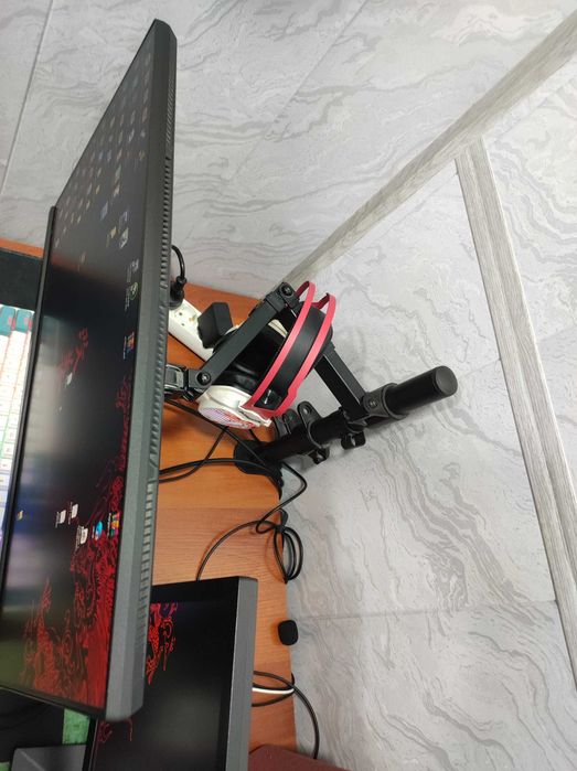 Продам 2 монитора Asus и Lg Состояние идеал