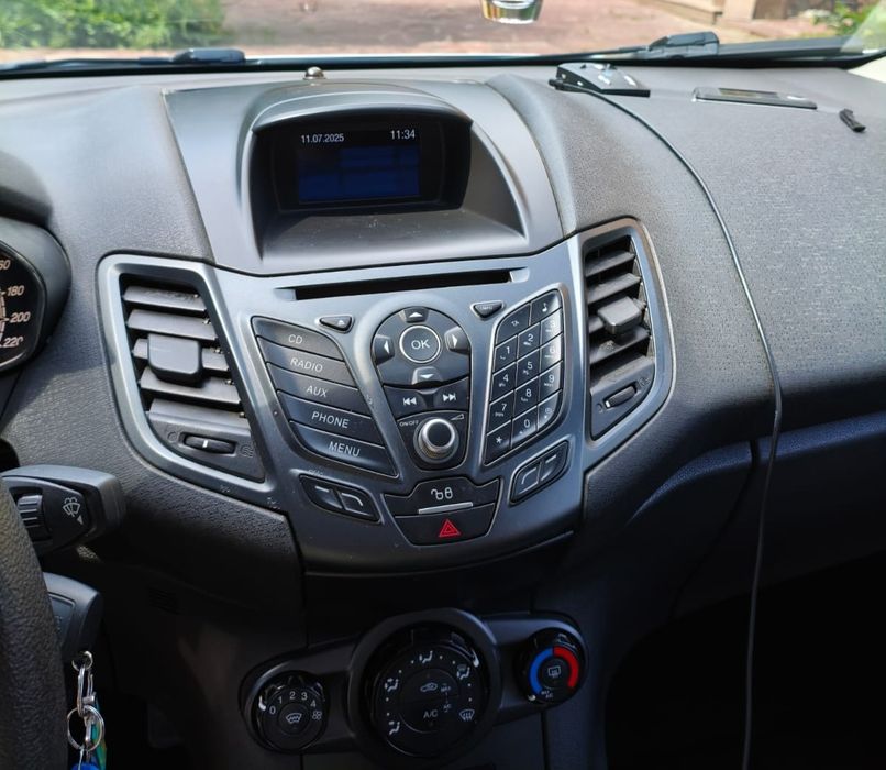 Автомобиль Ford Fiesta