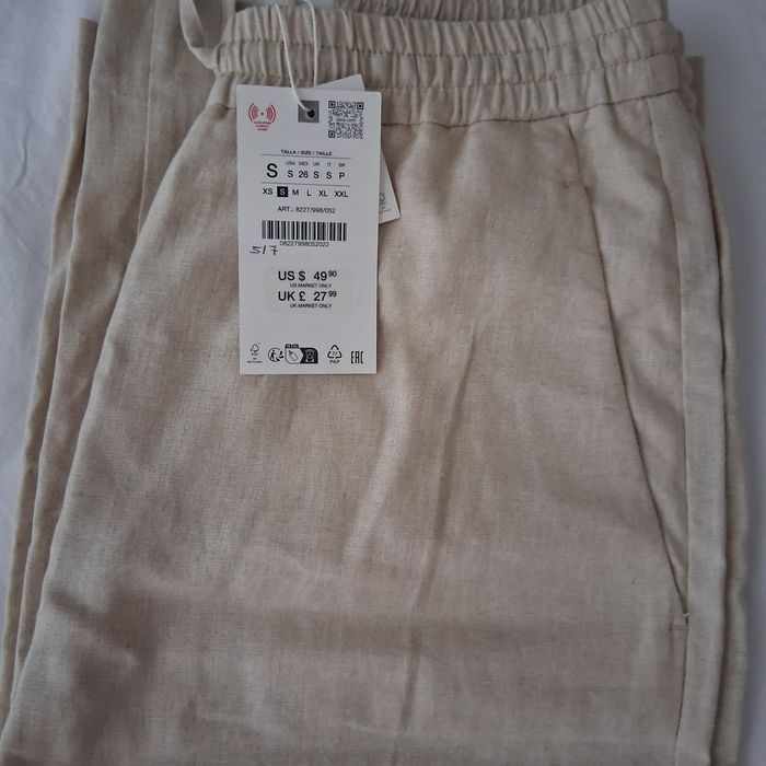 Дамски панталон на ZARA s размер.